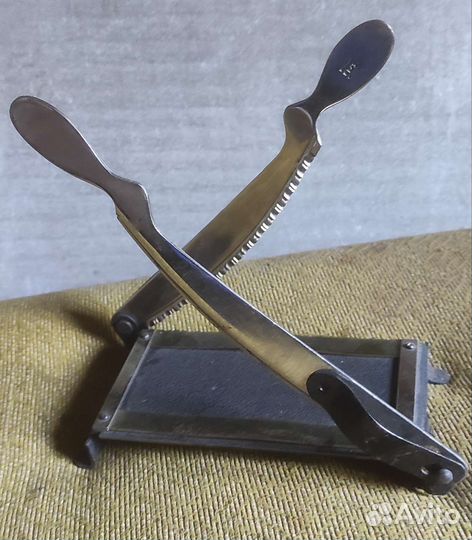 Станок для фигурной резки фотографий и открыток