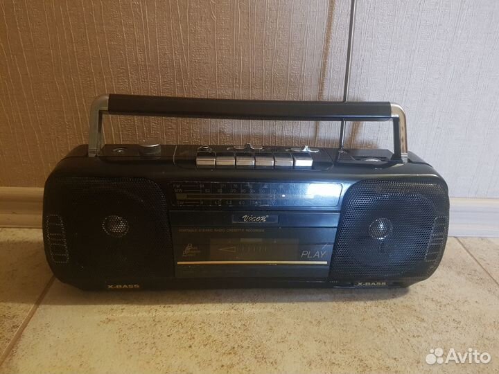 Радиоприёмник и кассетник