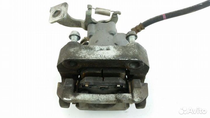 Суппорт задний левый Toyota Prius ZVW30 2010