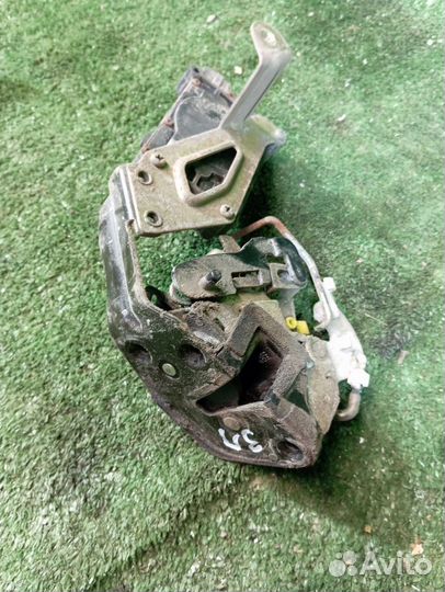 Замок двери задней правой Hyundai Accent