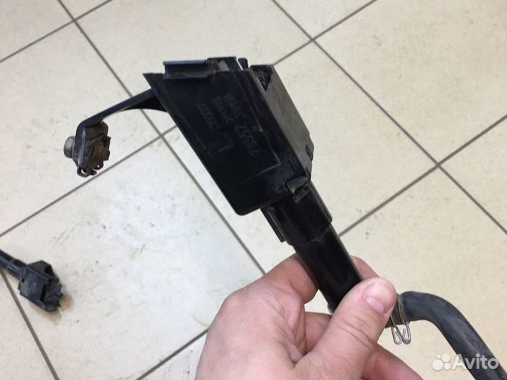 Фароомыватель левый Toyota Camry 40