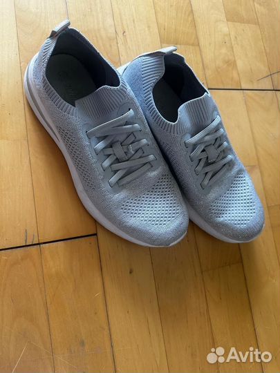 Кроссовки женские 38 размер