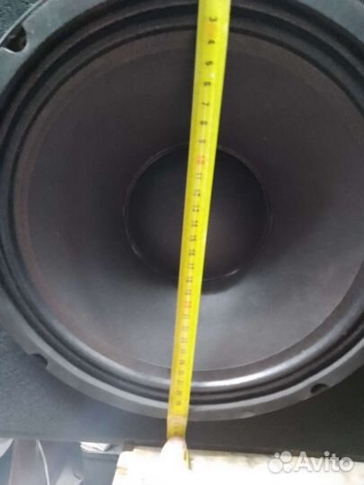 Колонки по 300 Вт мощности