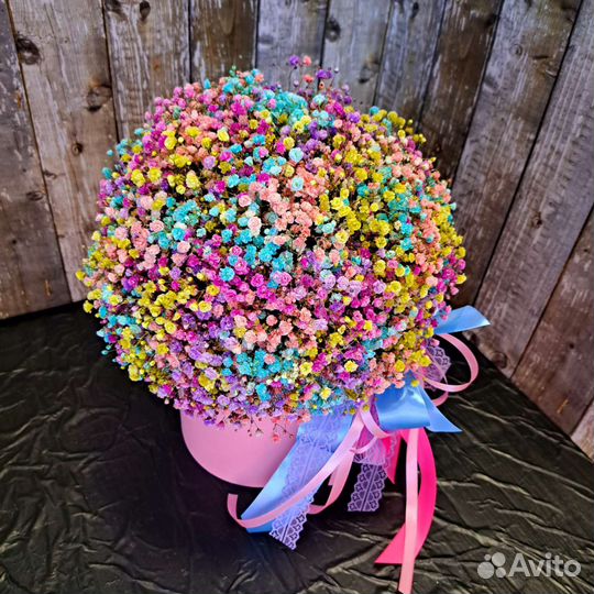 Коробочка с радужной гипсофилой