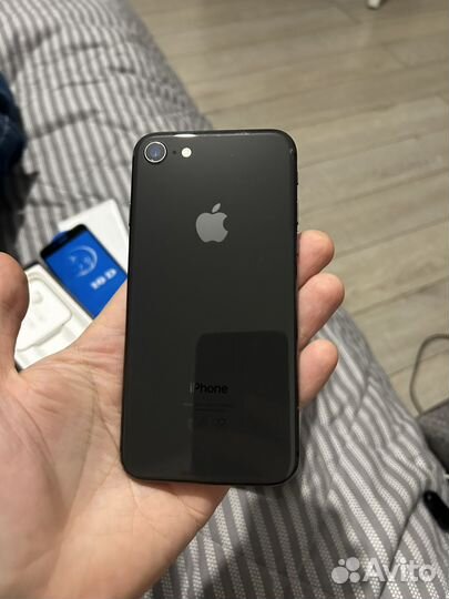 iPhone 8, 64 ГБ