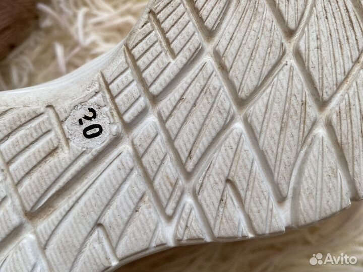 Кроссовки для девочки 20 размер