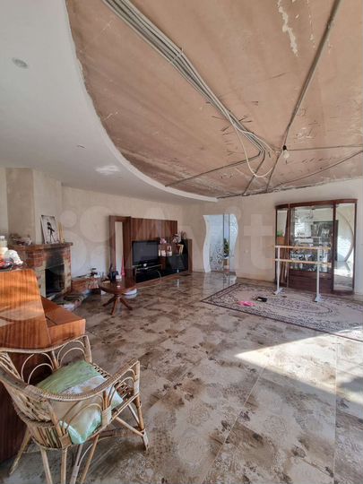 Дом 640 м² на участке 11 сот.