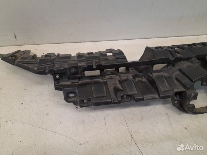 Кронштейн решетки радиатора Toyota Rav4 50 2019