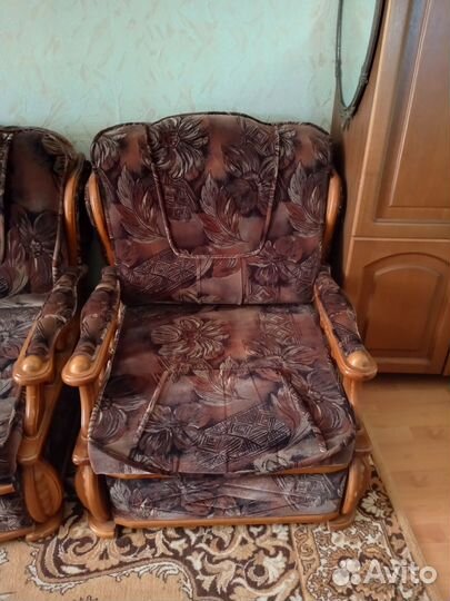 Набор мягкой мебели диван и 2 кресла бу