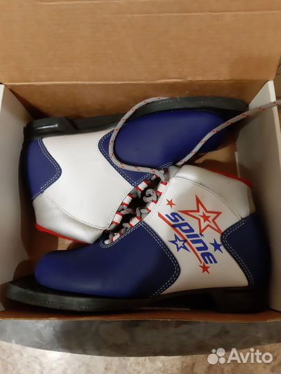 Лыжные ботинки