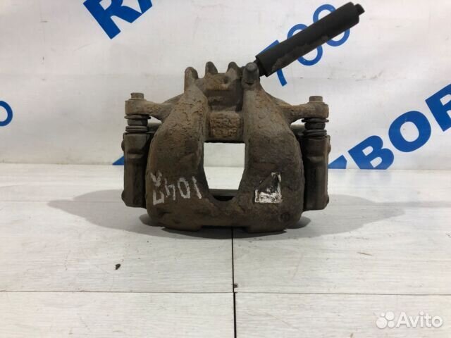 Суппорт передний левый peugeot 308 1.6 ат хетчбек