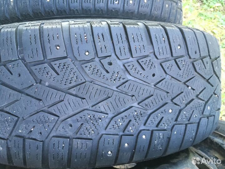 Gislaved NordFrost 100 205/60 R16 92T