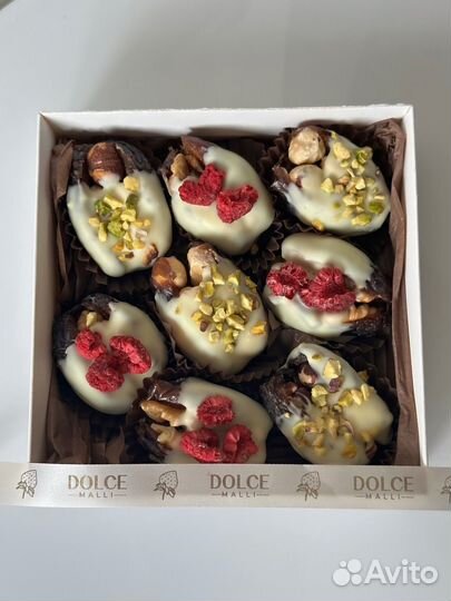 Финики в шоколаде