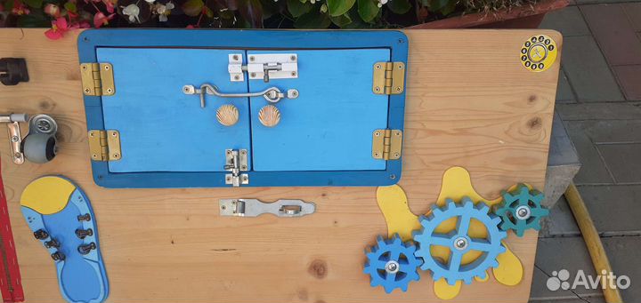 Развивающая доска Бизиборд б/у