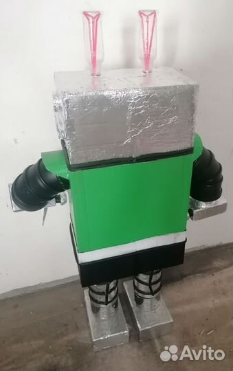 Заяц-робот из мультфильма 