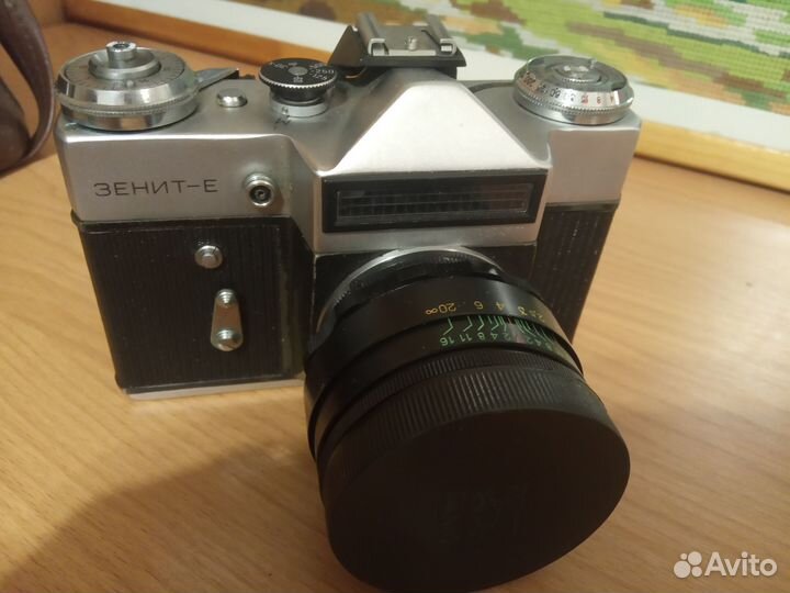 Пленочный фотоаппарат зенит-Е с аксессуарами