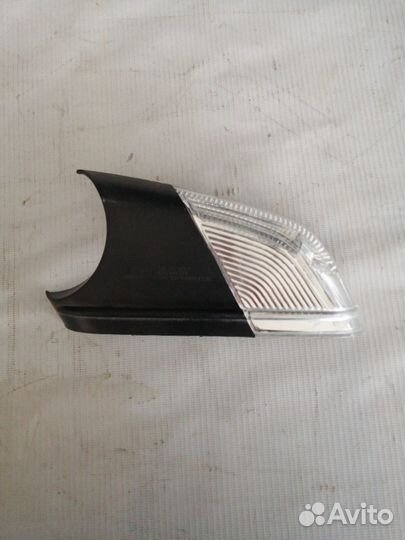 Повторитель в зеркало левый Polo 2001