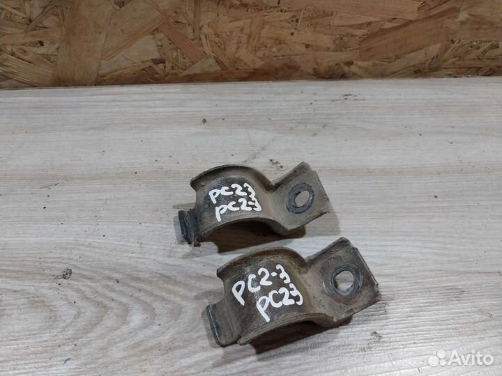 Кронштейн крепление стабилизатора Renault Symbol 2