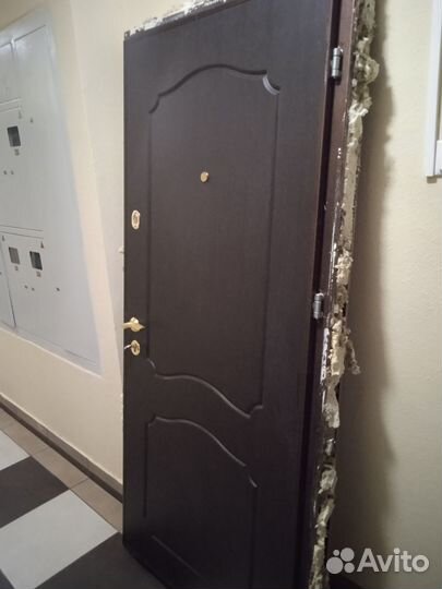 Дверь входная металлическая