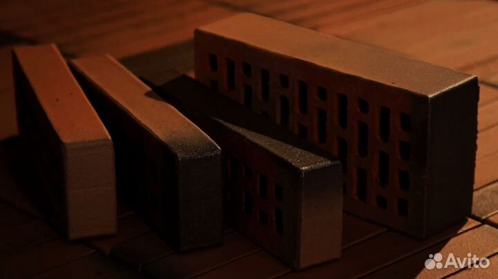 Прочный керамический кирпич