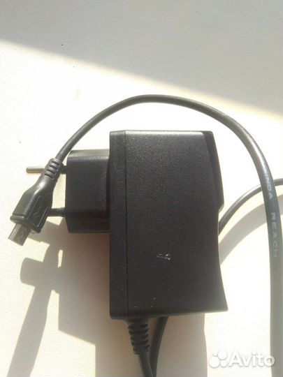 Зарядное устройство для смартфона и планшета