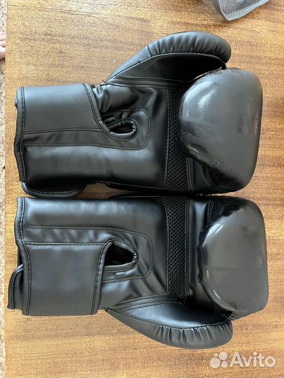 Боксерские перчатки 12 oz