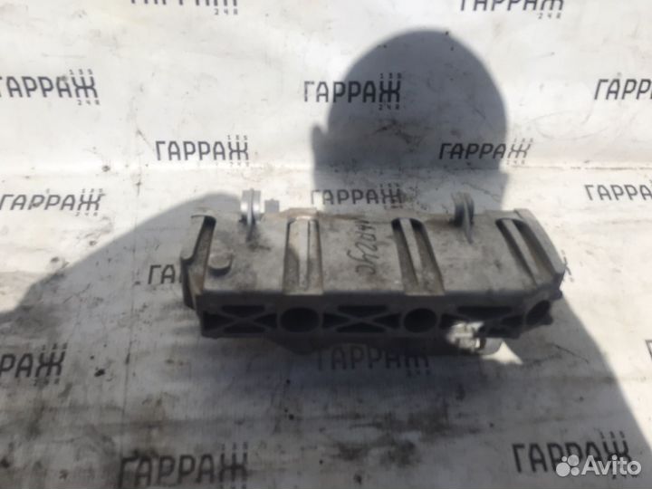 Защита рампы кронштейн рампы k4m Ларгус Логан