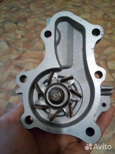 Помпа на Митсубиши спейс стар, карисма. MD 349885