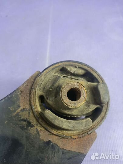 Опора двигателя Kia Spectra