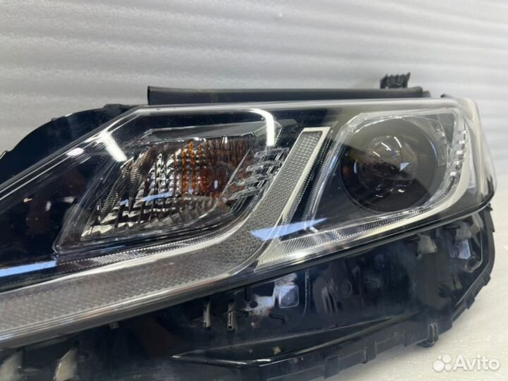 Фара передняя левая Toyota Camry V70/V75 2017-2023