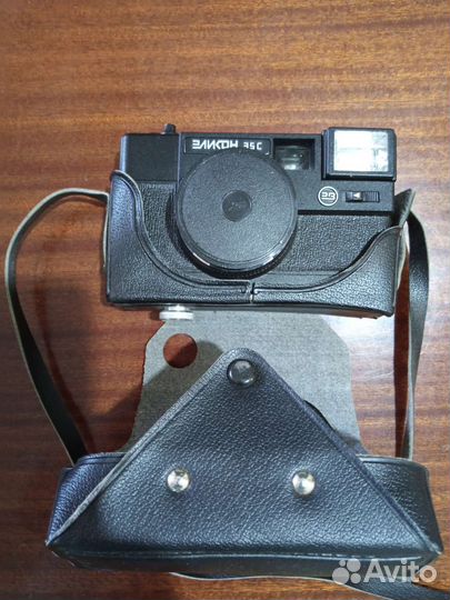 Пленочный фотоаппарат Эликон
