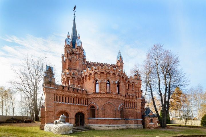 Дом 720 м² на участке 60 сот.