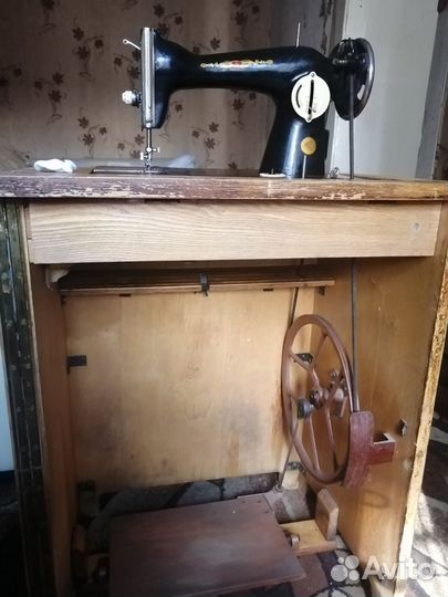 Швейная машина