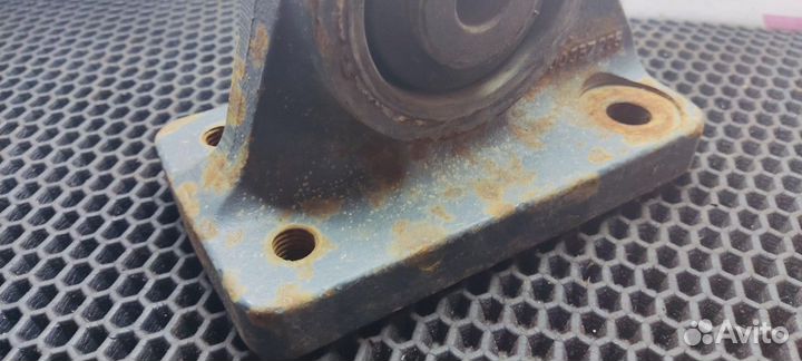 500357205 Кронштейн крепления торсиона кабины прав