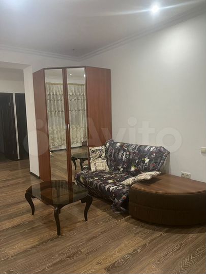 3-к. квартира, 100 м², 4/4 эт.