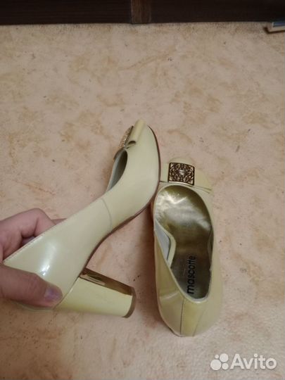 Новые жёлтые туфли женские Mascotte 35 р