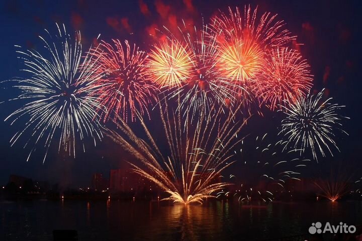 Салюты и фейерверки