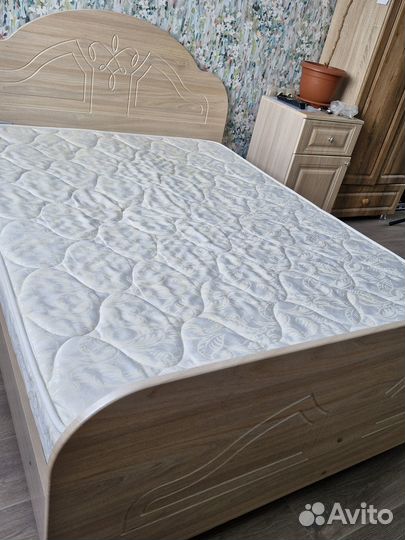 Кровать с матрасом бу