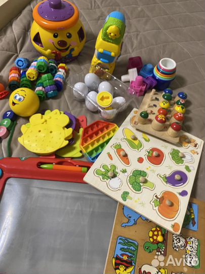 Развивающие игрушки пакетом