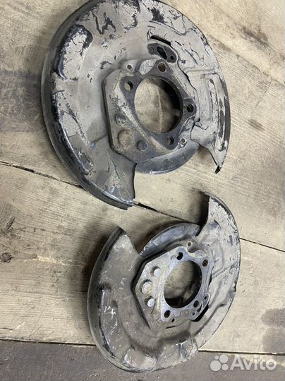 Пыльник тормозного диска Toyota Venza