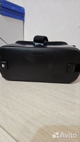 Продам очки виртуальной реальности samsung gear vr