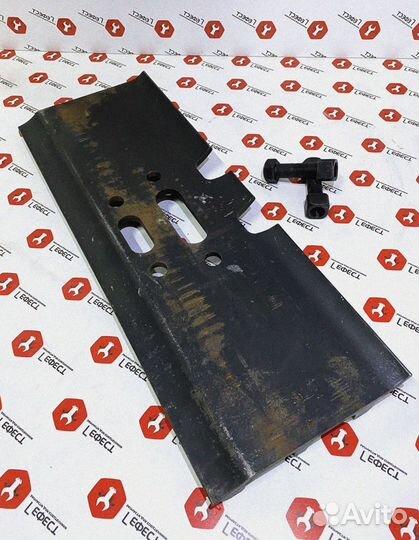 Башмак экскаватора Hyundai 81N8-26560BG