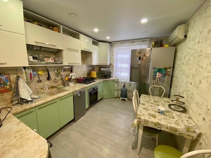 3-к. квартира, 70 м², 1/9 эт.