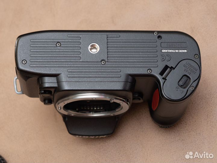 Пленочный зеркальный фотоаппарат Nikon F80