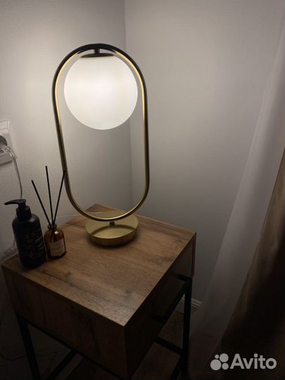 Лампа настольная прикроватная