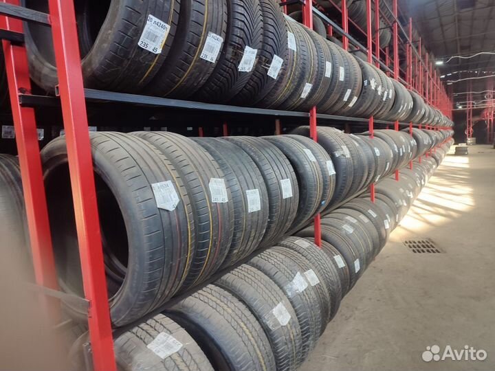 Bridgestone Dueler H/T 687 245/45 R17