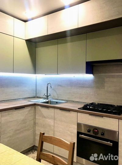 Кухонный гарнитур угловой в потолок