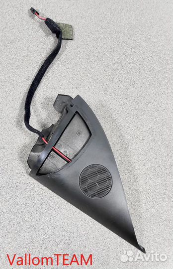 Лот T26 Накладка уголка двери с динамиком правая V