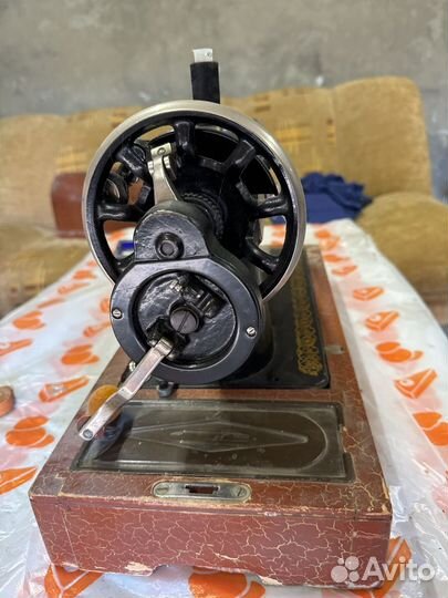 Швейная машинка подольская ручная