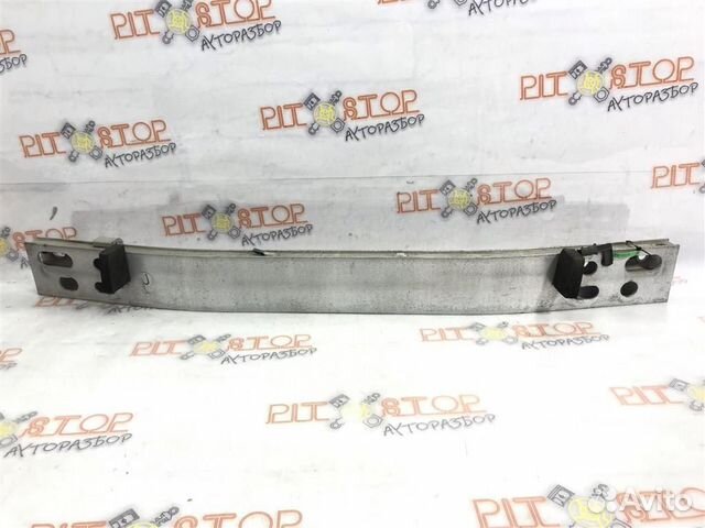 Усилитель переднего бампера Toyota prius ZVW30 20